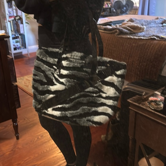 My Flat In London 🦓 Fur Zebra Tote purse - Picture 14 of 14